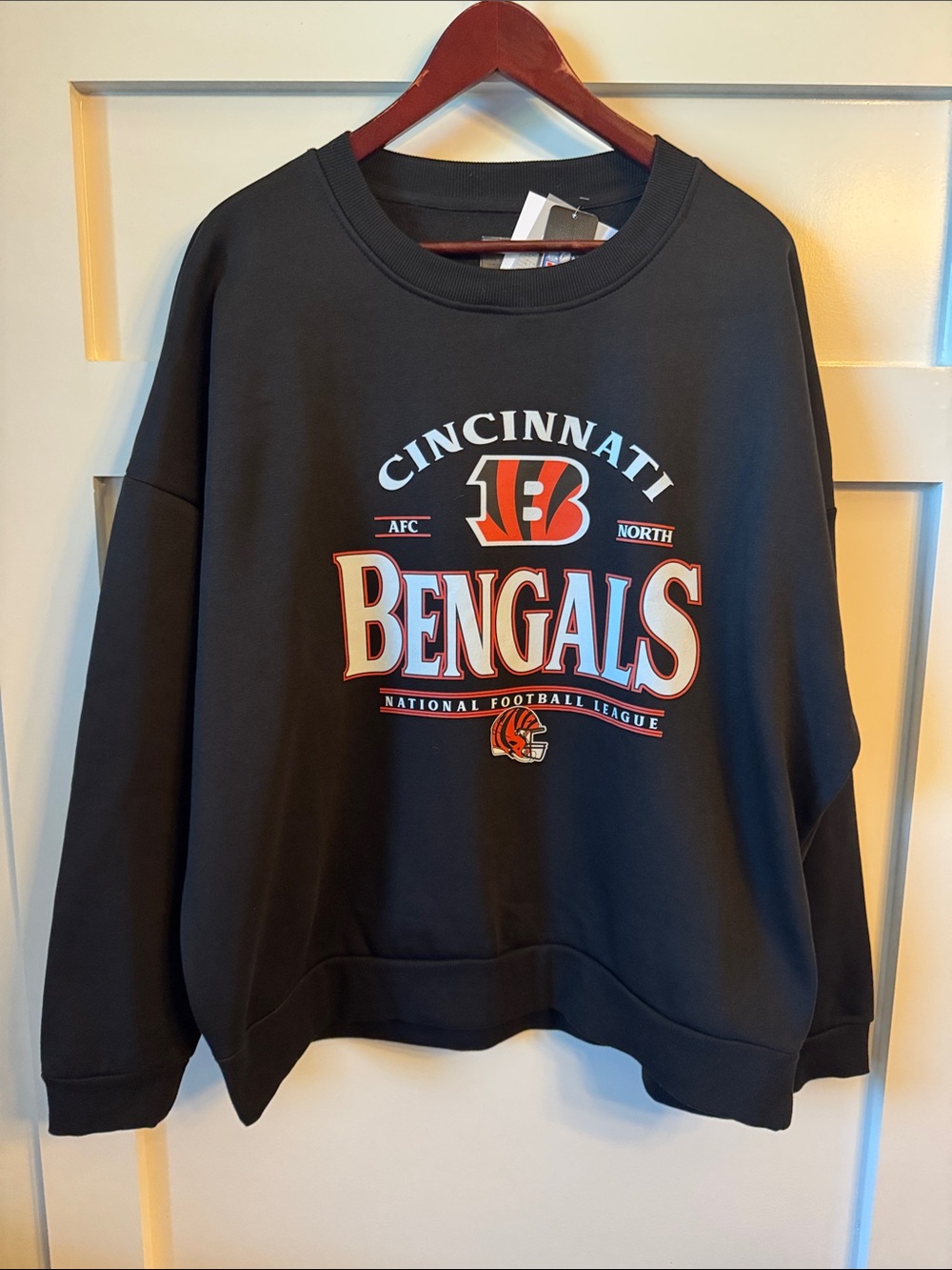 Cincinnati Bengals Black Crewneck Sweatshirt - Official NFL Team Sweater